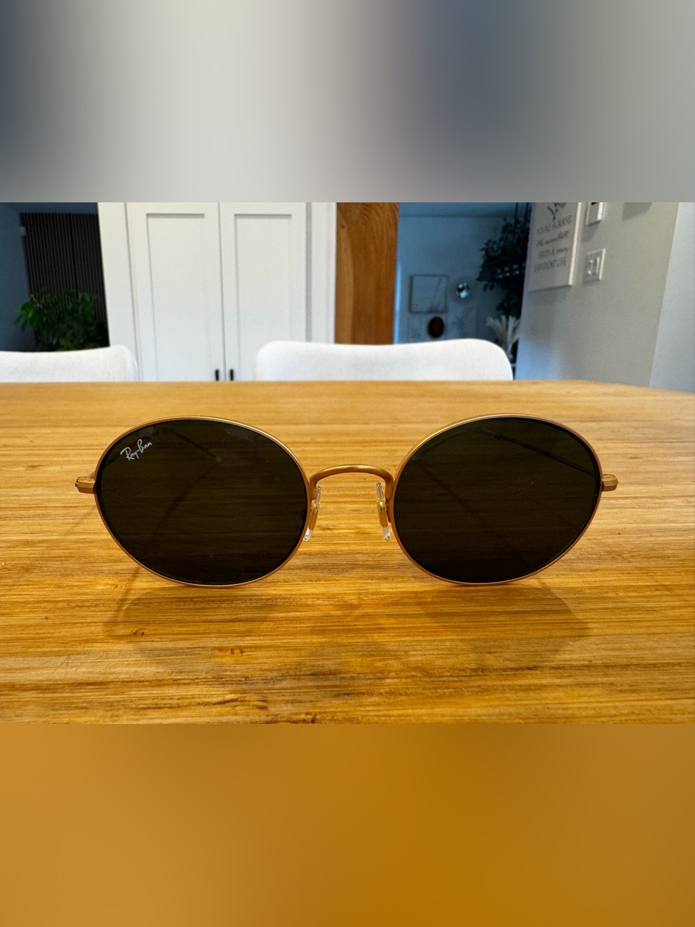 Ray-Ban Round Metal Sunglasses in Gold with Black Lenses